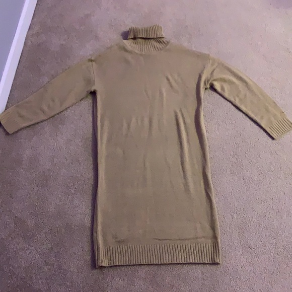 SO CUTE TURTLE NECK DRESS - Picture 1 of 3